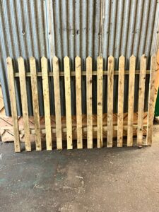 Picket fence 120cm height 183cm wide
